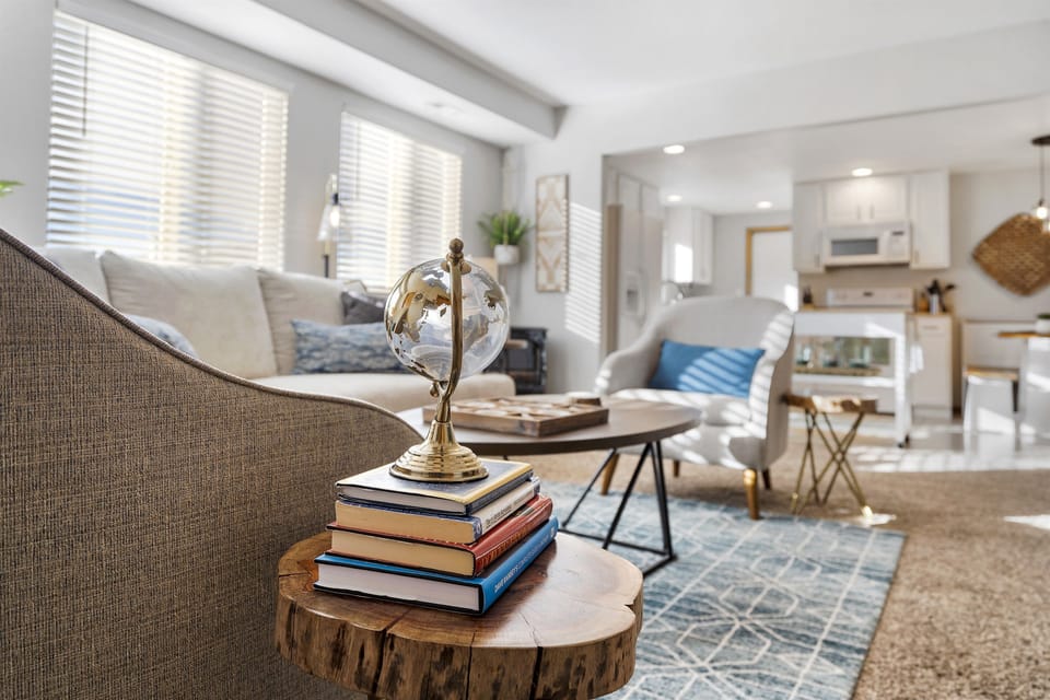 Living Area: Sunlit comfort with chic decor, perfect for relaxation and adventure planning!