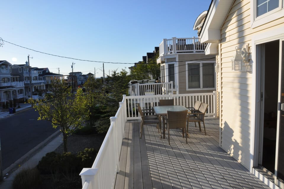 Upper deck facing ocean