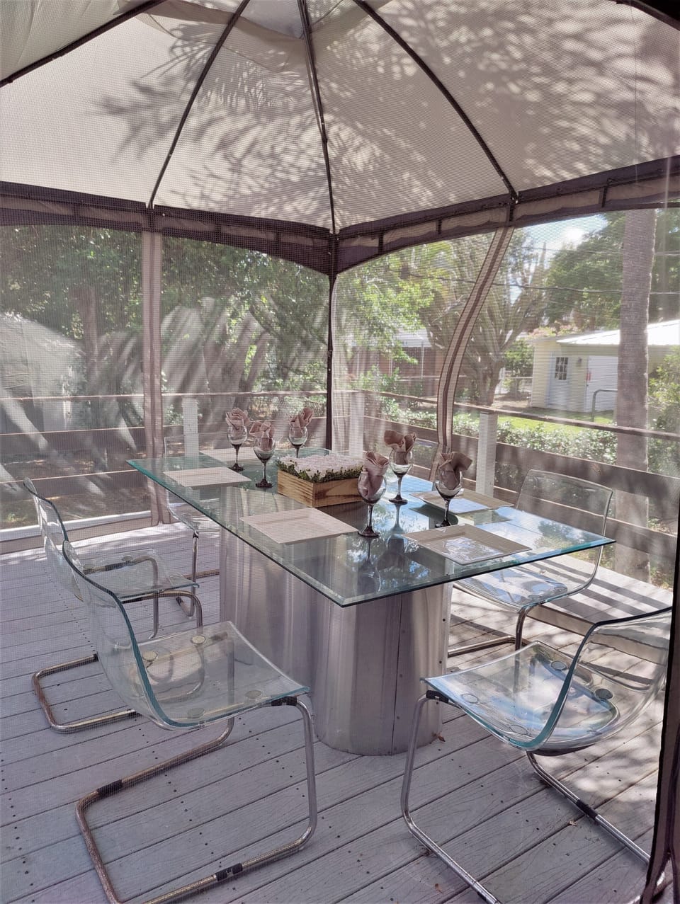 Outdoor dining