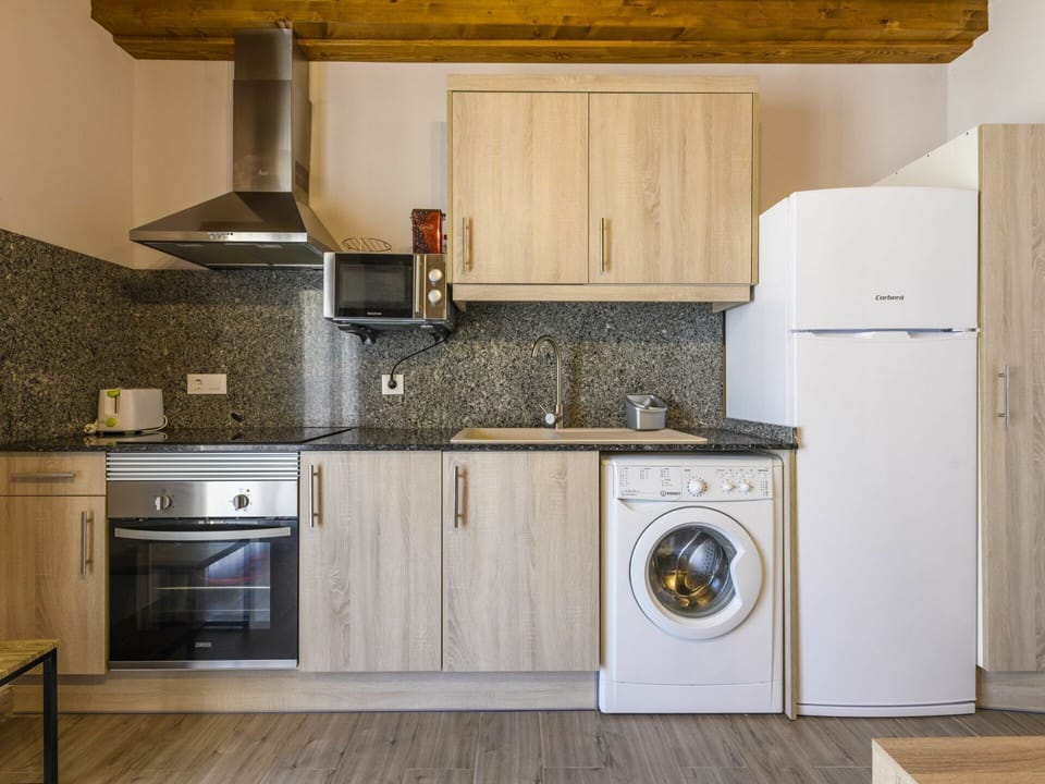 Cabinetry, Countertop, Building, Kitchen Stove, Kitchen Appliance, Kitchen, Wood, Stove, Drawer, Home Appliance
