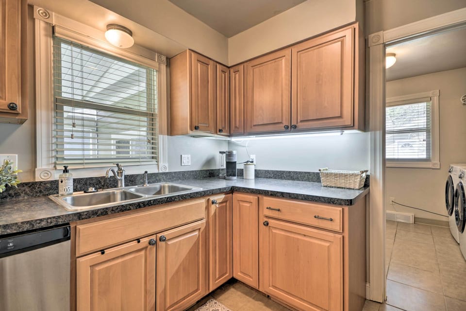 Kitchen | Keurig Coffee Maker