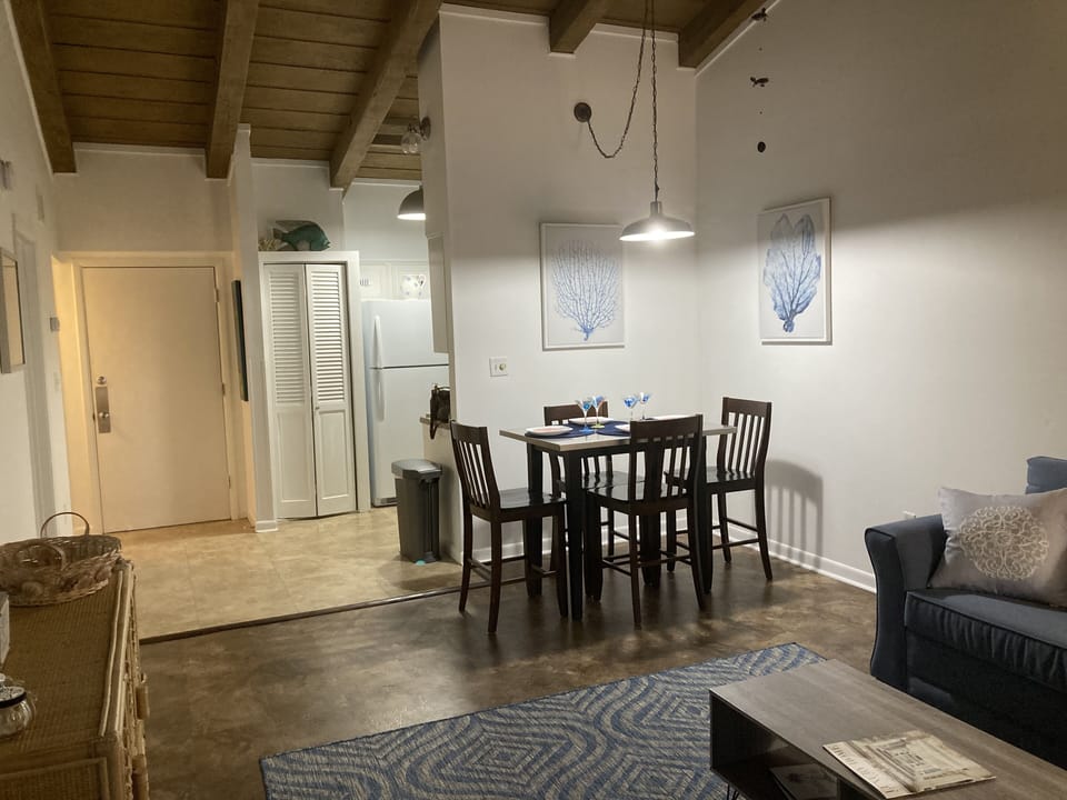 From the family room looking toward dining area. Comfortable seating for 4