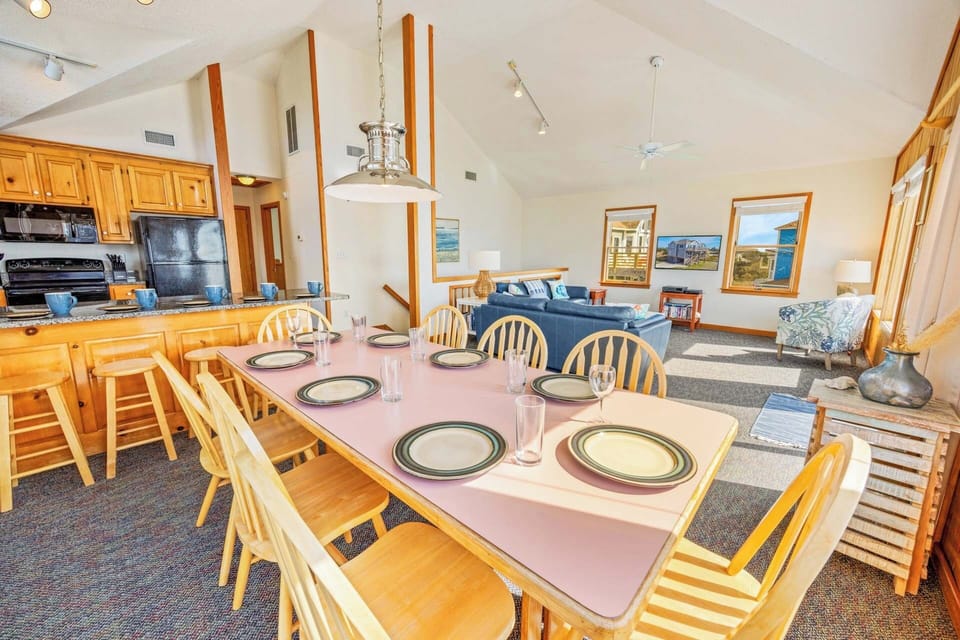 Surf or Sound Realty - 1011 - Island Attitude - Dining area -1