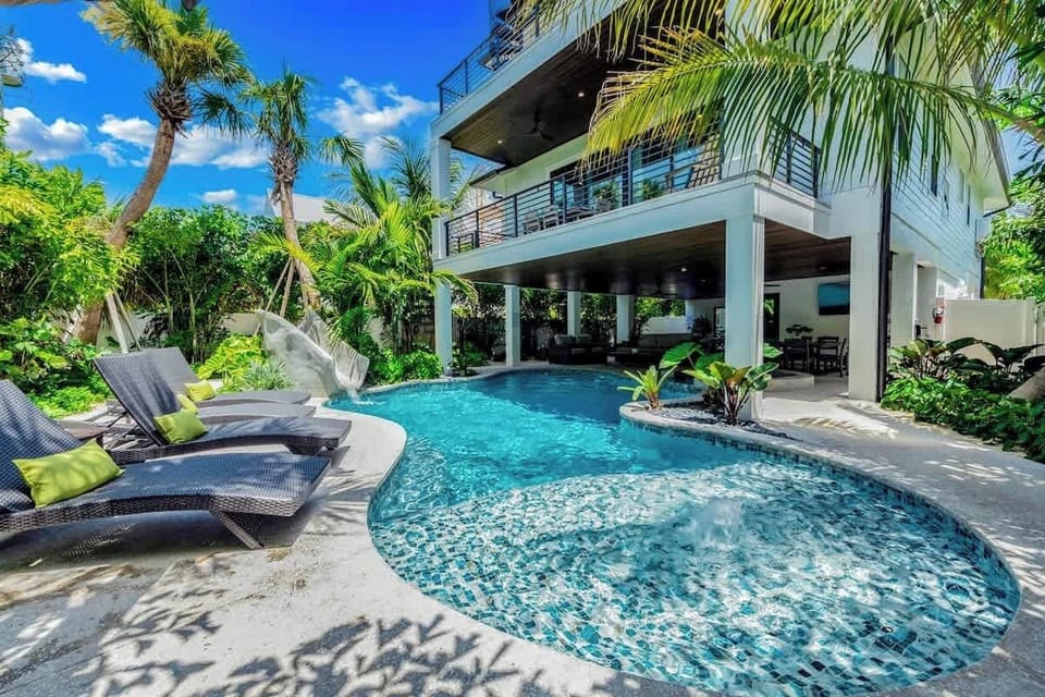 Shore Thing - 6 Bedroom Luxury  Home - Twilight - Lido Key, FL.