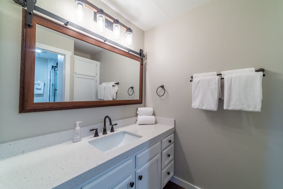 Primary bathroom vanity.