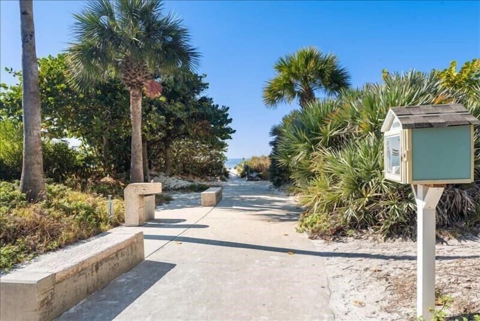 Indian Shores Tiki Gardner Beach Access