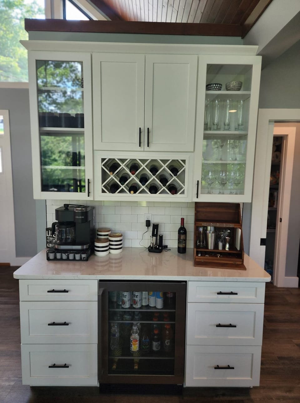 Coffee and Drinks bar and Refrigerator