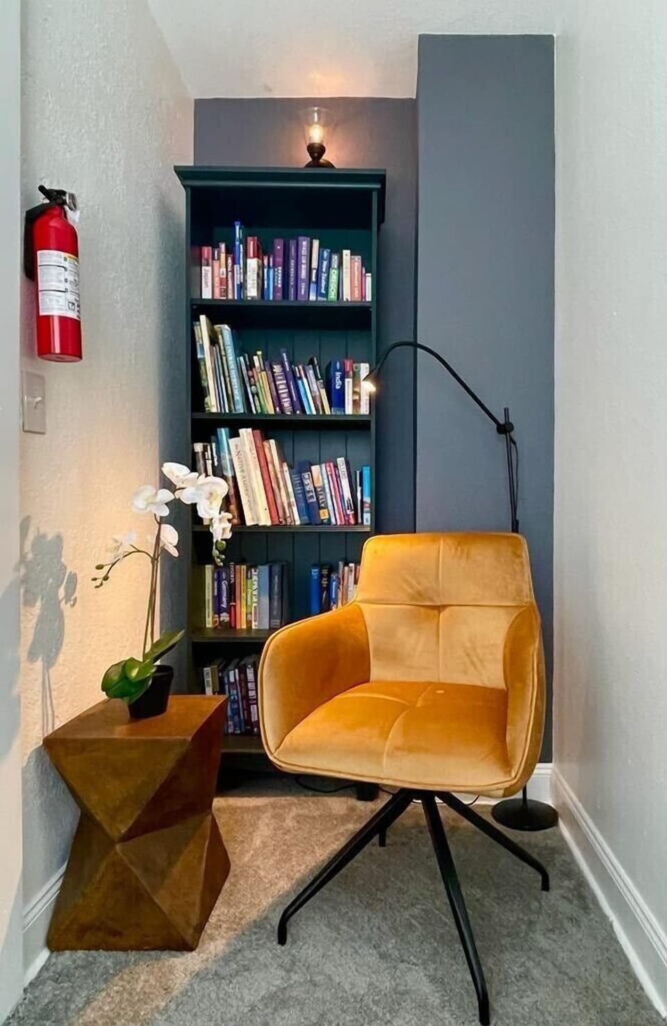 The reading corner, discover the world reading our international travel guides