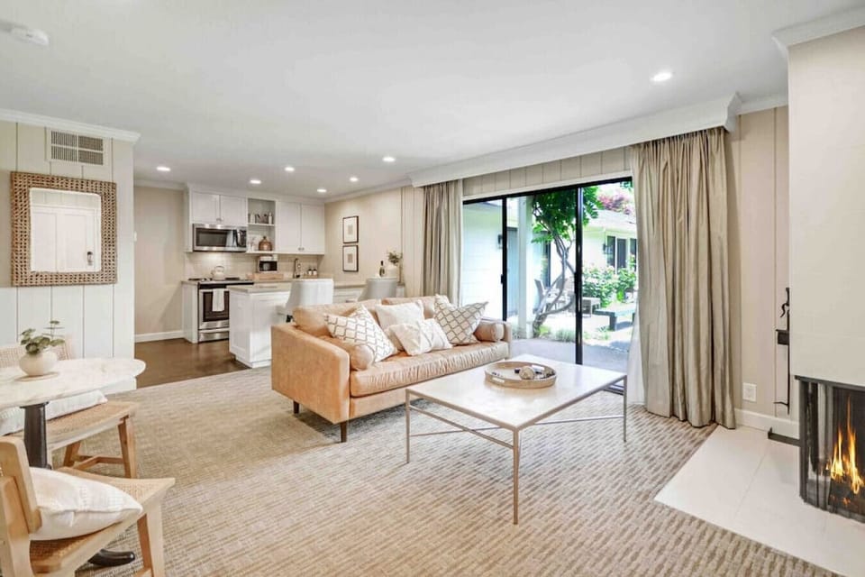 Living room/kitchen area