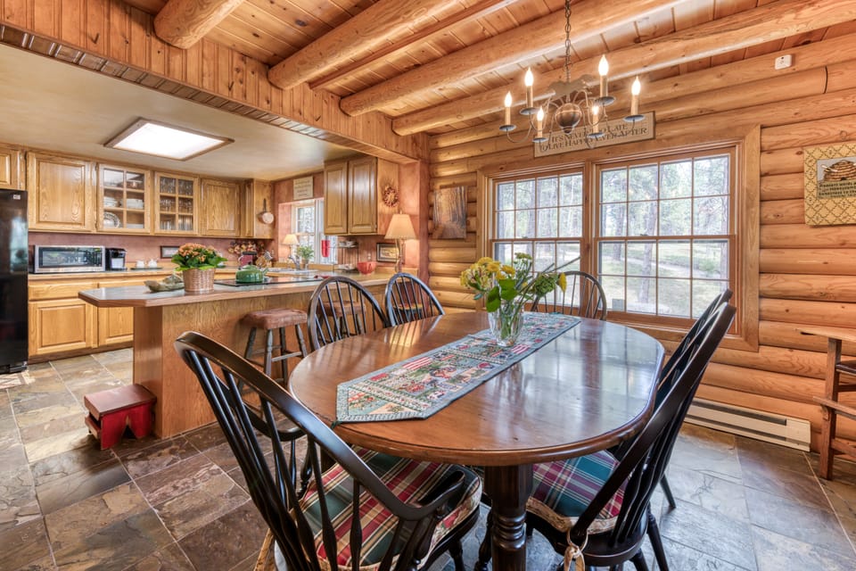 Main cabin dining