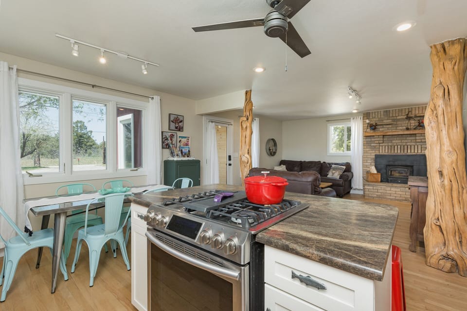 Full kitchen