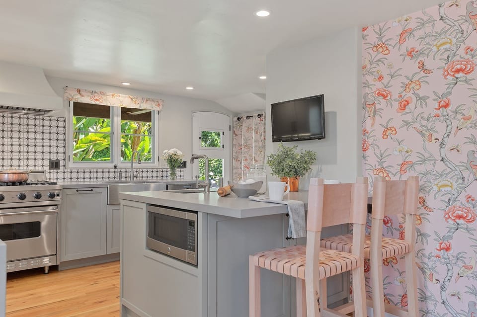 Kitchen with island