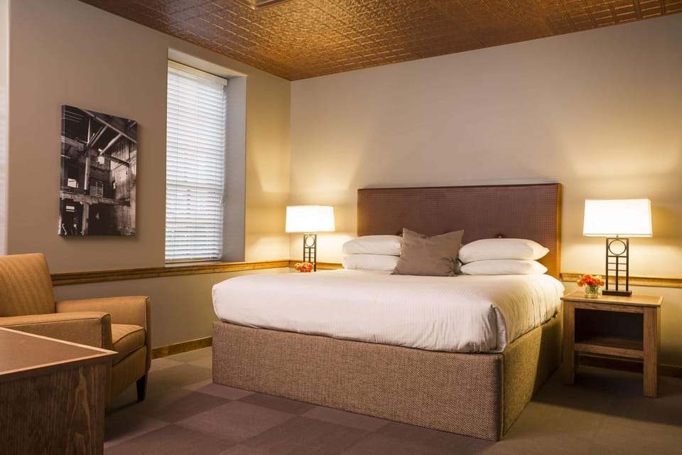 Classic King Room Guest Room 1 3