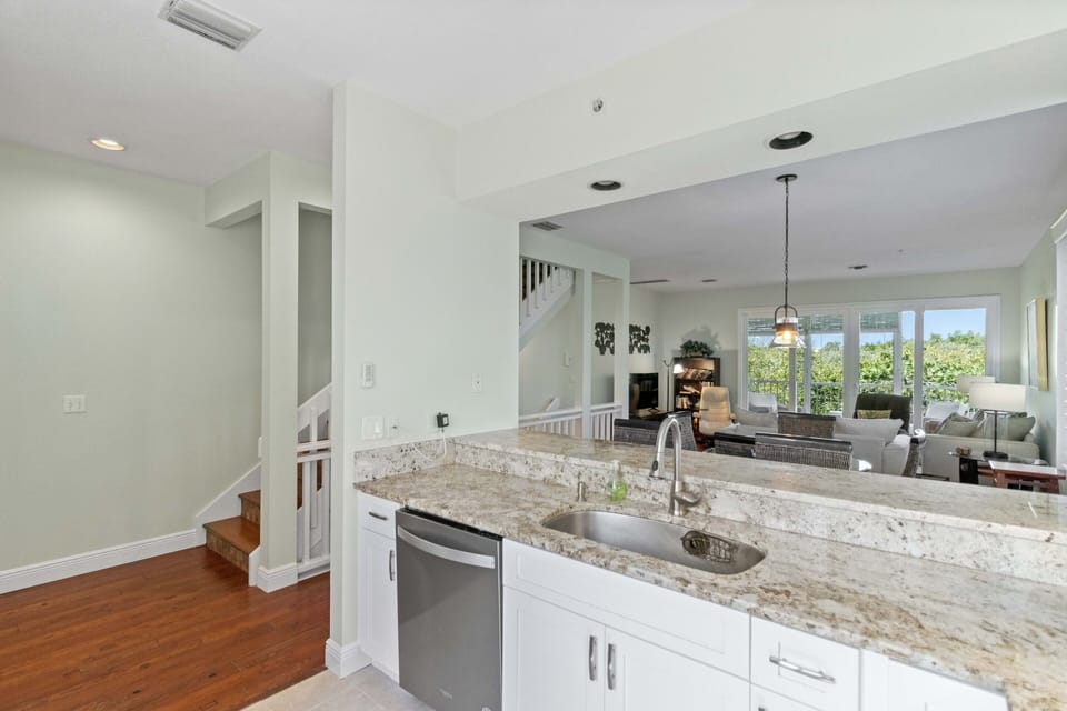 Kitchen & Living Space