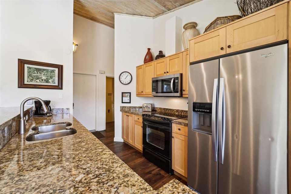 Kitchen, Snowflake Lookout, Breckenridge Vacation Rental