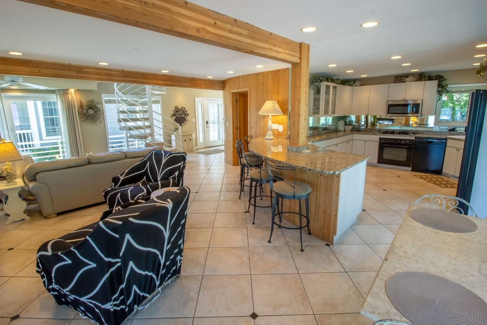 Main Level | Dining Room| Kitchen | Living Room