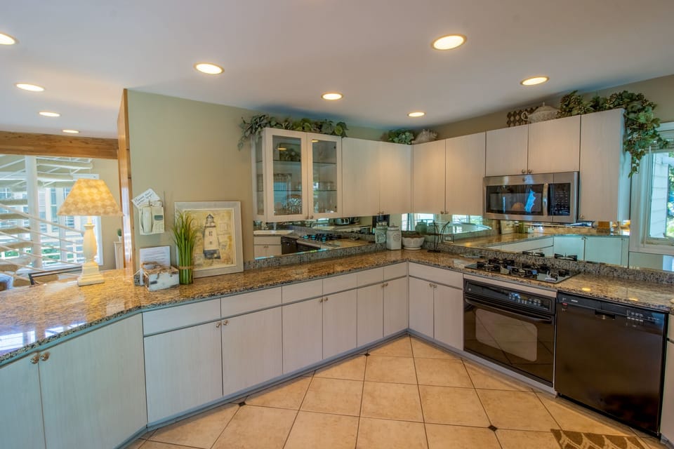 Main Level | Kitchen