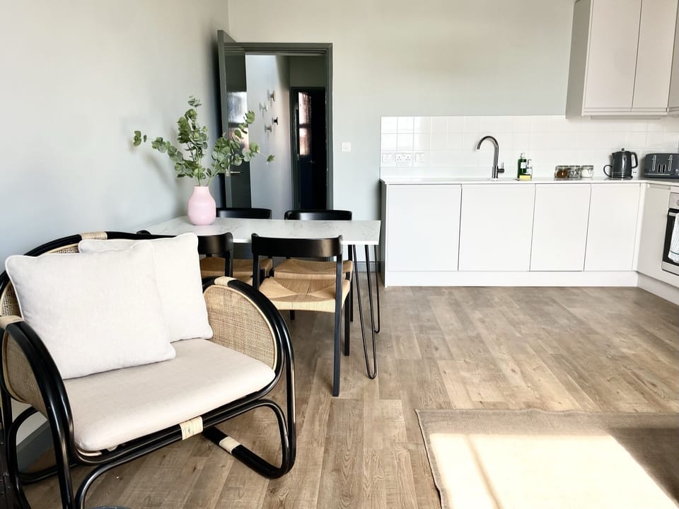 Fully equipped kitchen (3)