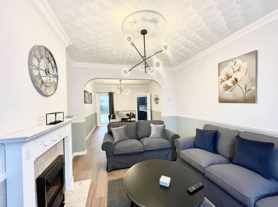 Living Area (2)