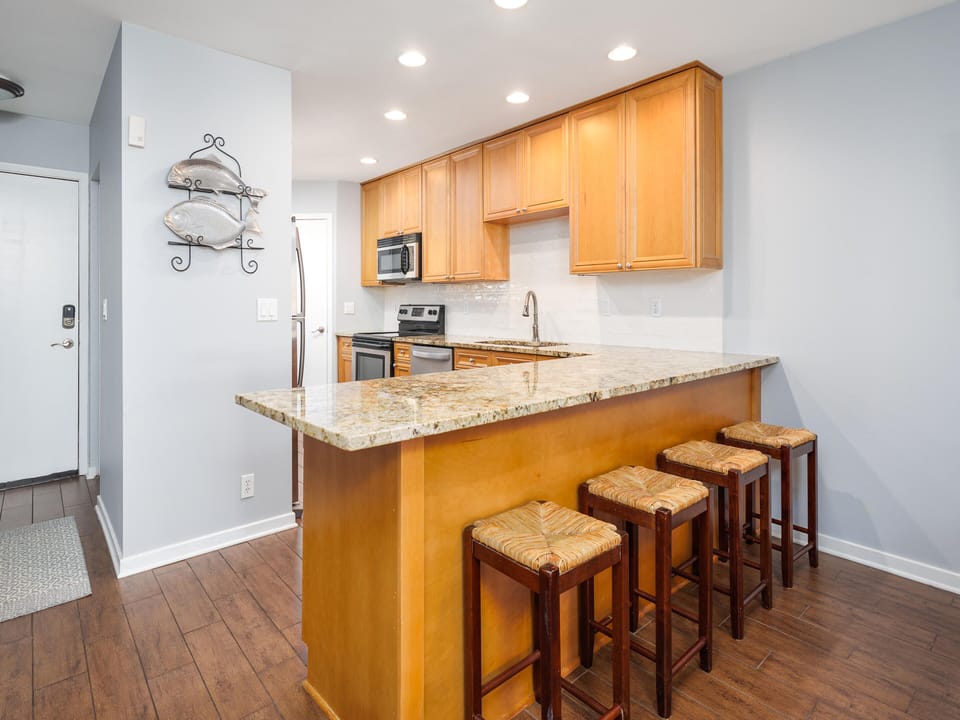 Breakfast Bar - Seating for 4