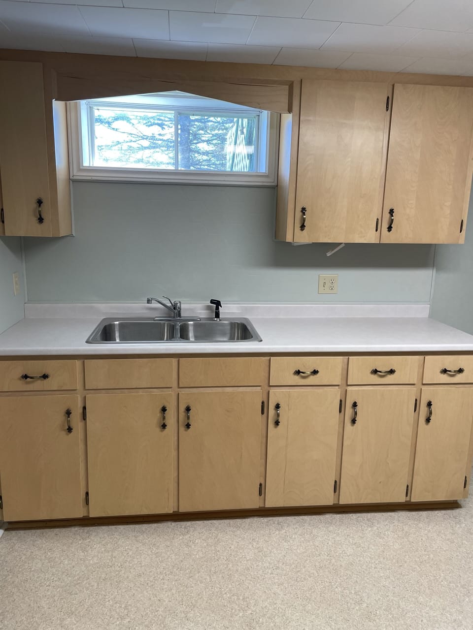 Lower level kitchenette