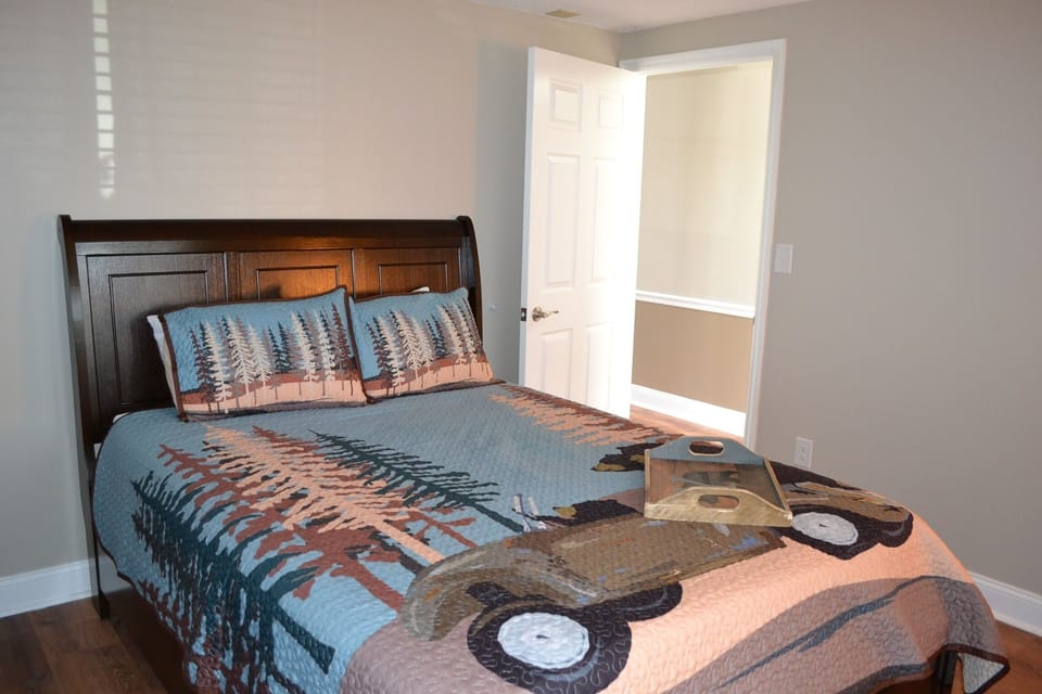 Bed, Furniture, Bedroom, Room, Indoors