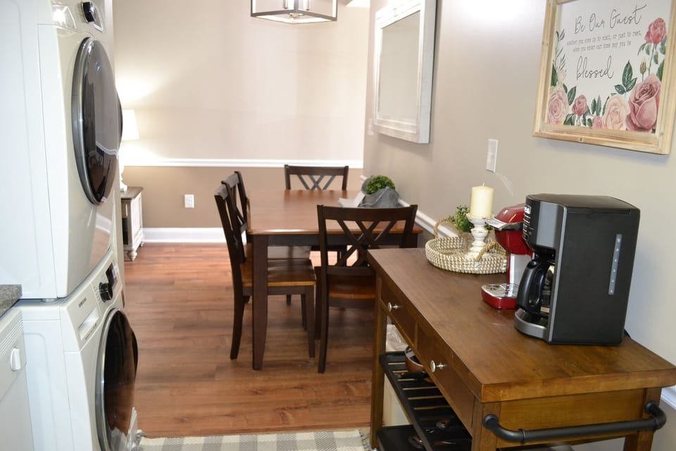 Chair, Furniture, Hardwood, Flooring, Table