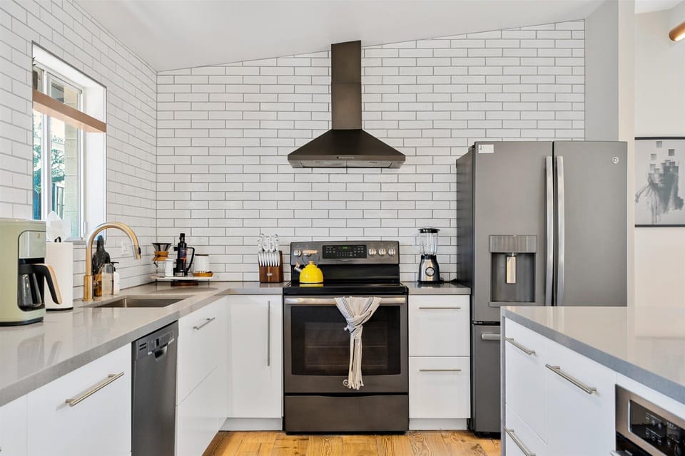 Fully Stocked Kitchen