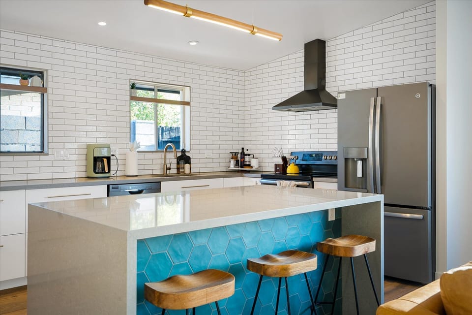 Fully Stocked Kitchen