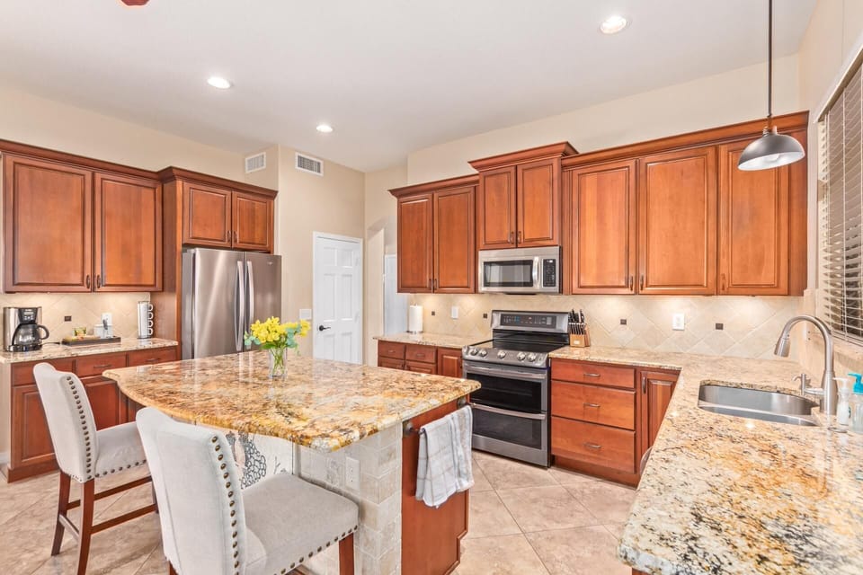 Large Kitchen - Open to Family Room
