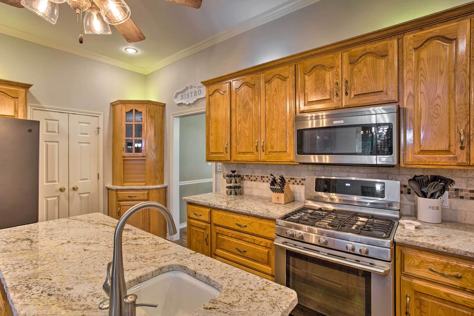 Kitchen | Ice Maker