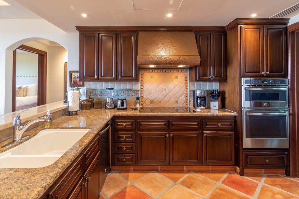 Fully equipped kitchen