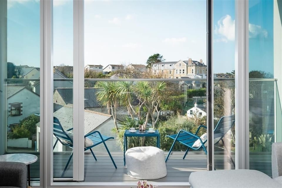 Balcony at 6 The Strand, Porth, self catering, Cornwall.