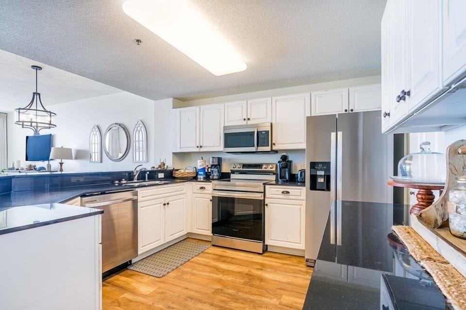 Beach Club 806A Kitchen