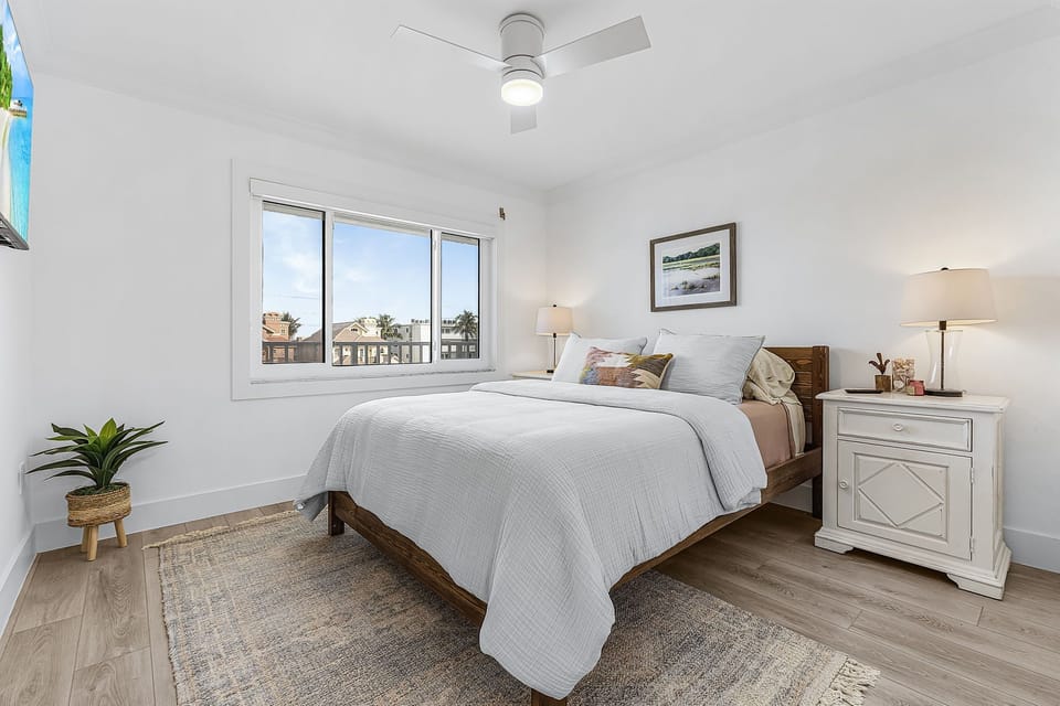 Guest bedroom (Queen)