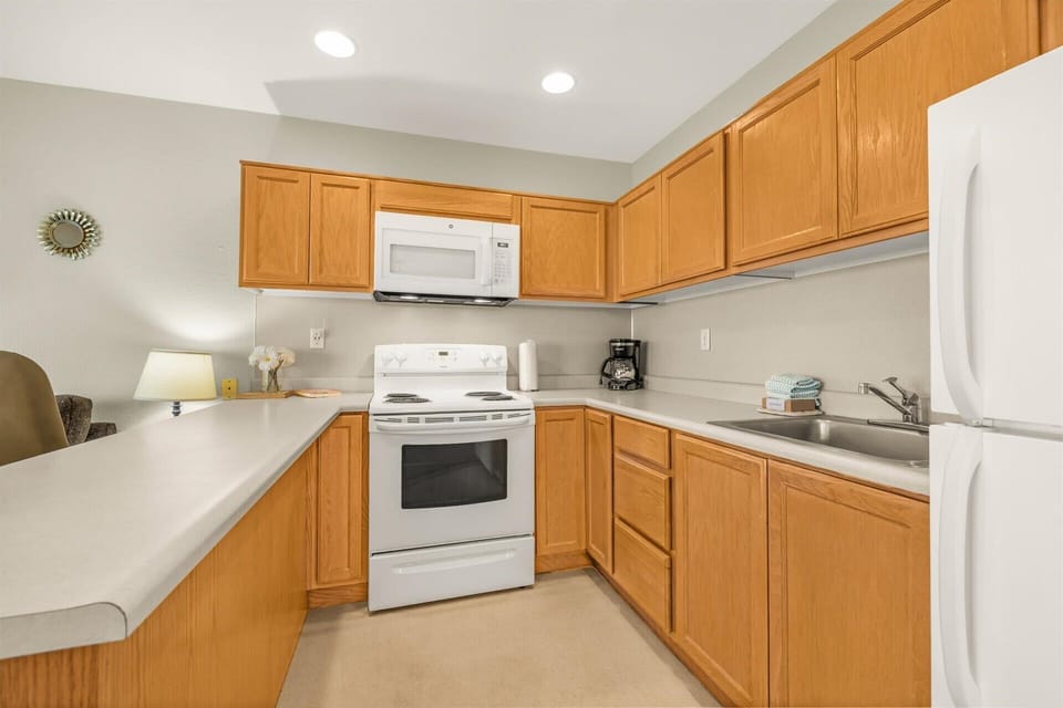 The unit has a full kitchen