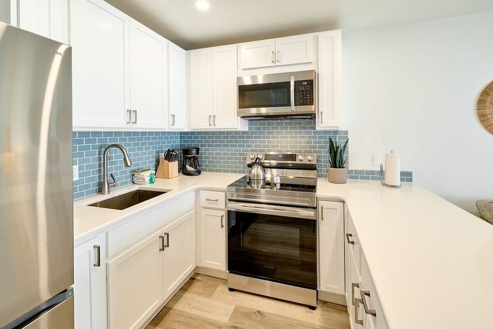 The kitchen comes fully stocked 