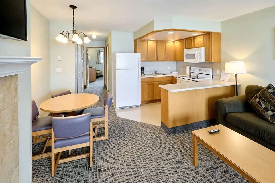 Prize Puzzle: Full kitchen, zero reservations