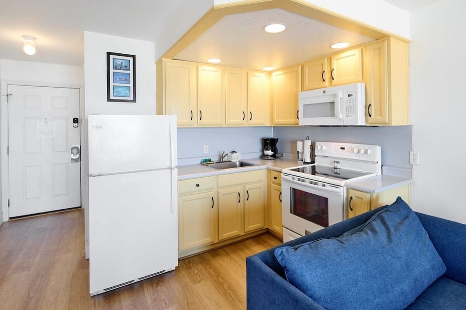 Enjoy a fully stocked kitchen 
