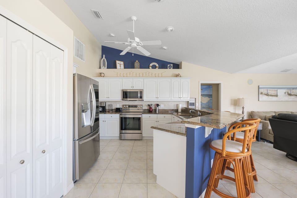 Fully Equipped Kitchen with Stainless Steel Appliances