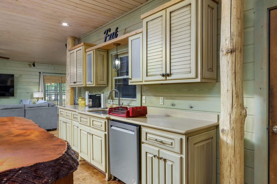 Plenty of counter space.