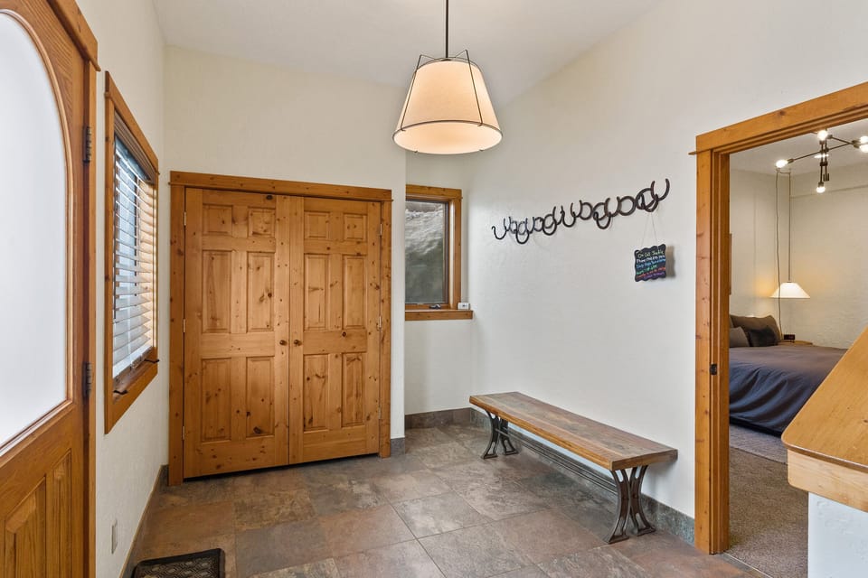 Mud Room - Entry