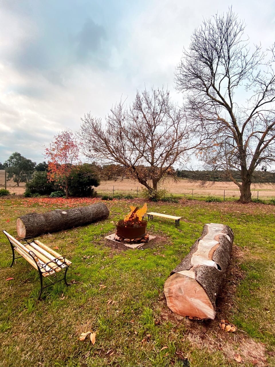 Outdoor fire pit 