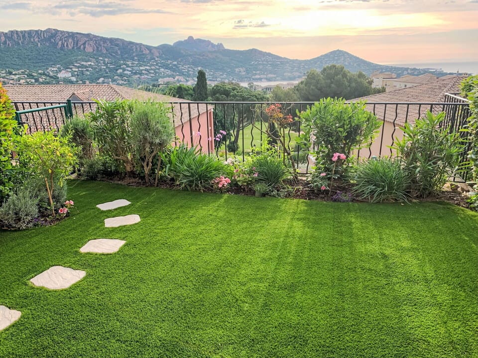 Green, Grass, Garden, Lawn, Groundcover, Yard, Landscaping, Artificial Turf, Backyard