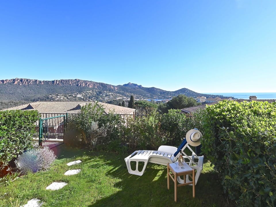 Sky, Plant, Furniture, Property, Plant Community, Chair, Natural Landscape, Land Lot, Building, Mountain