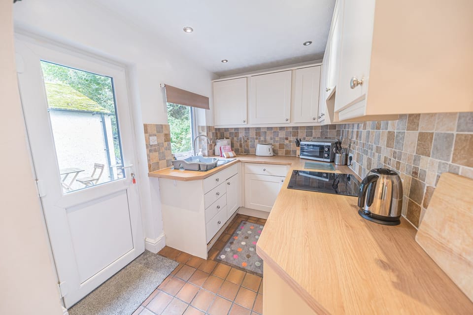 Coniston view cottage kitchen