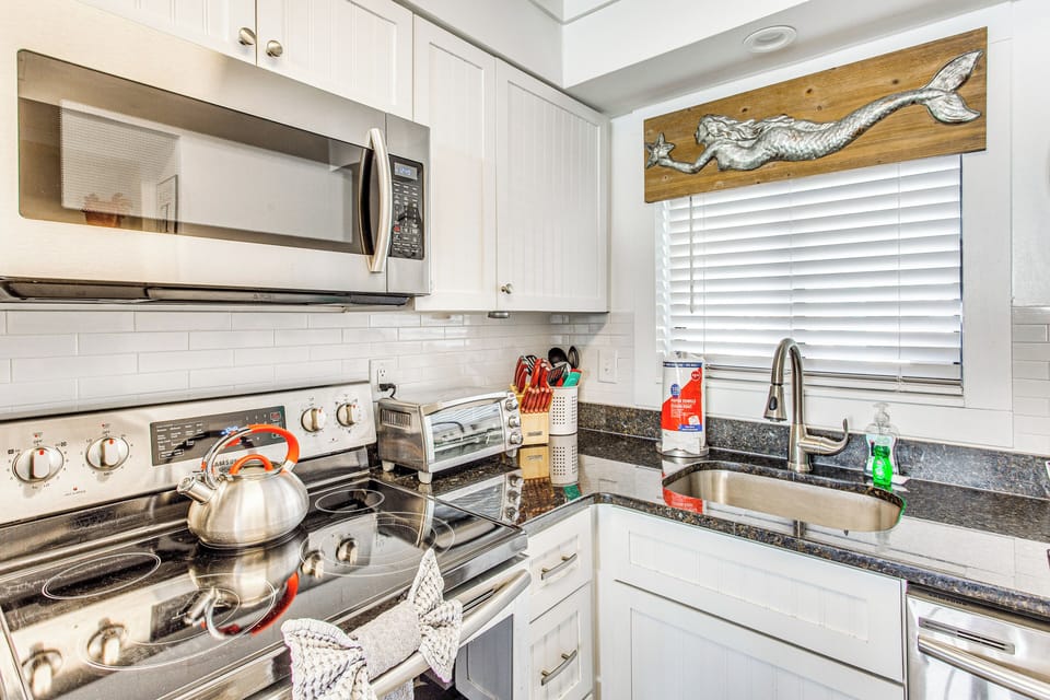 Kitchen | Drip & Keurig Coffee Makers | Toaster Oven | Dishwasher