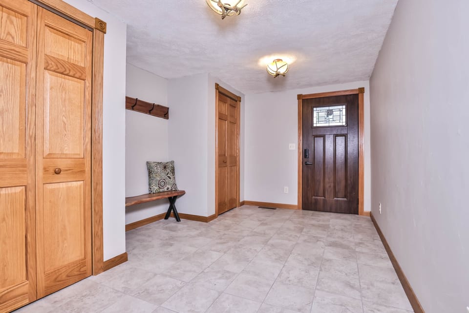 Beautiful tile flooring as you walk in