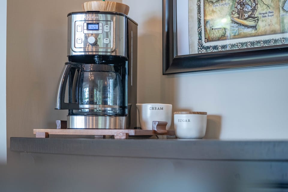 Main Floor Coffee Pot, Creamer, sugar, tea and cups provided. Bring own coffee