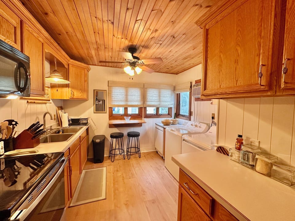 Kitchen w/ Laundry